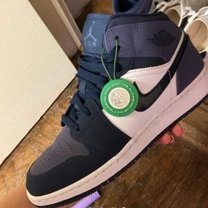 Jordan 1 mid sanded purple